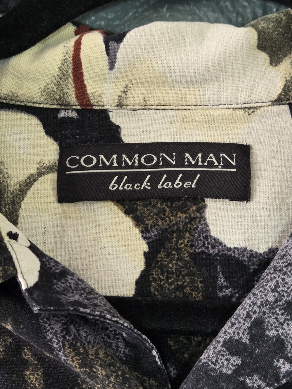 Common Man Black Label Men's 100% Silk Hawaiian Shirt - Black Hibiscus Floral - Picture 5 of 7